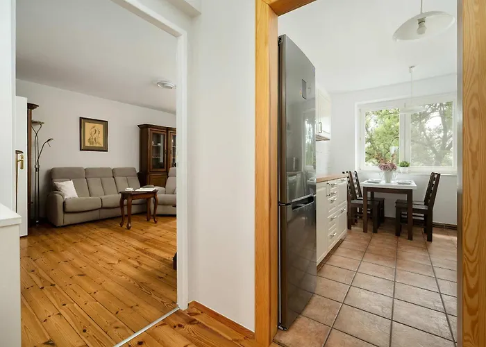 Family With Balcony In By Renters *