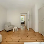 Family With Balcony In By Renters Lejlighed Wrocław