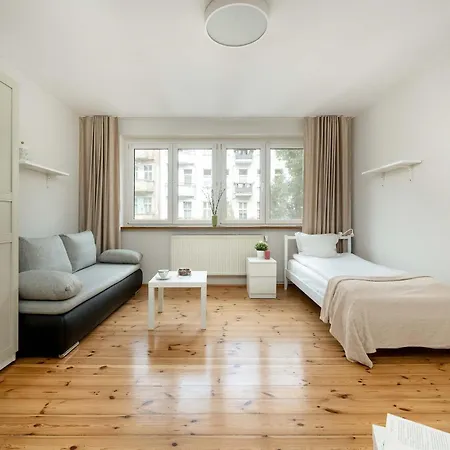 Family With Balcony In By Renters * Breslavia