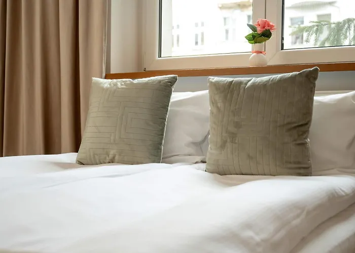 Family With Balcony In By Renters *