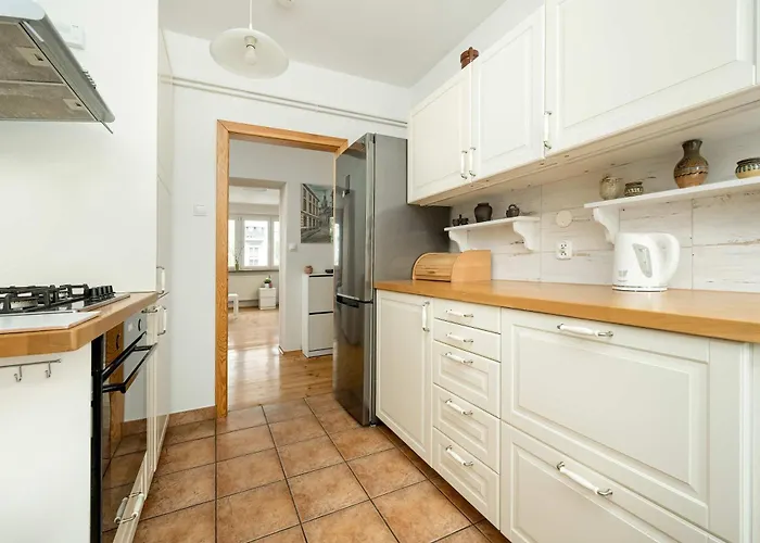 Family With Balcony In By Renters Appartement *